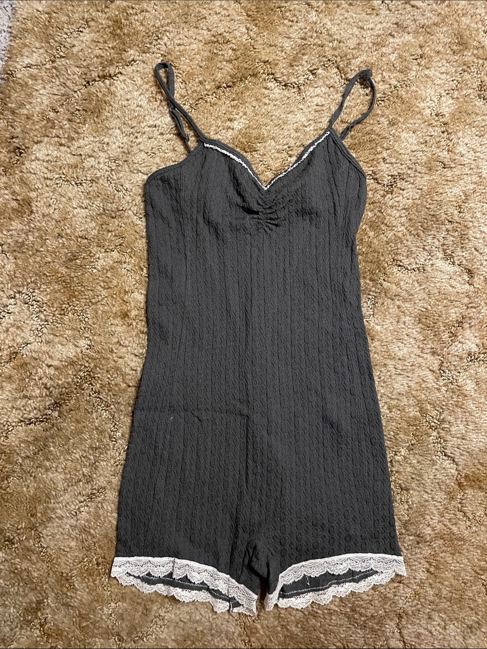 Aerie Gray Lace Romper Size Small